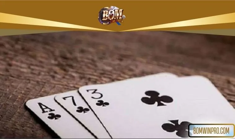 Khi nào thì nên úp bỏ bài trong Liêng Khi nào thì nên úp bỏ bài trong Liêng